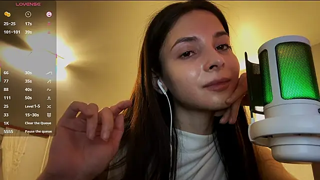 Mikytikin Live XXX chat