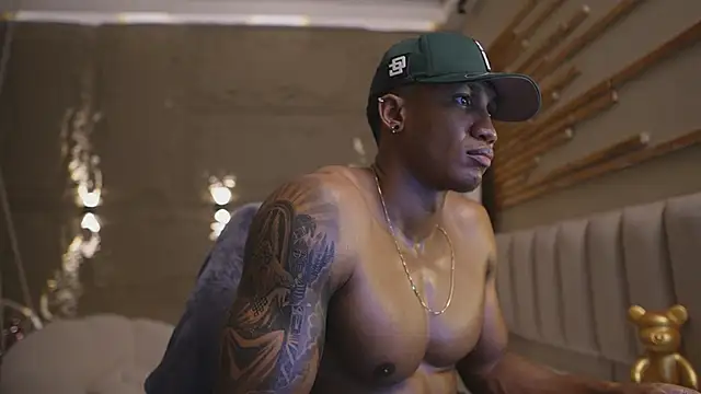 Logan_Varela's Live XXX Chat