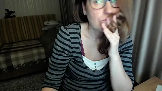 Chat +18 de lauraoven ao vivo