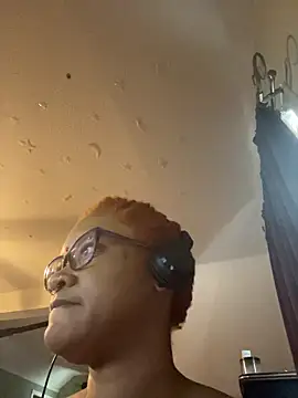 Chat +18 de nickytheehawtie ao vivo