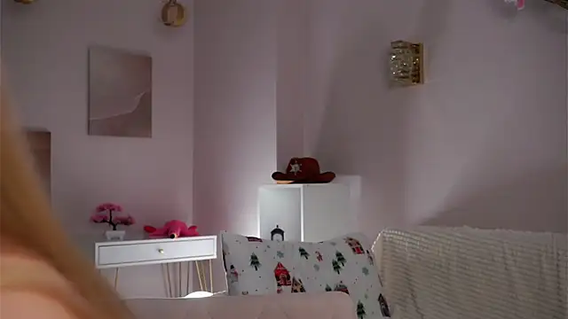 Chat +18 de SunnivaCovil ao vivo