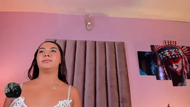 Chat +18 de Little_Angelica18 ao vivo