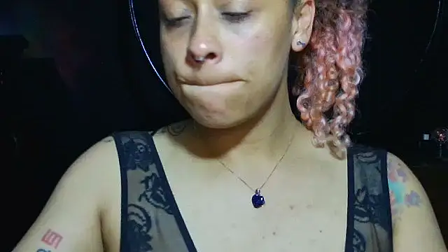 Cata_Blue__ Adlı Modelin Canlı XXX Sohbeti