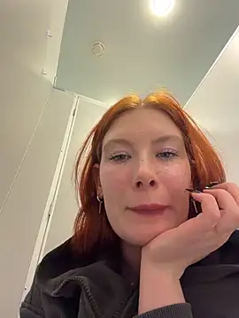 Chat +18 de Liv_Fay ao vivo