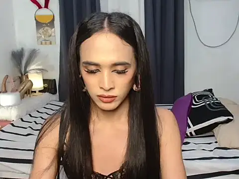 Pokazy przed kamerką – Maxinerein