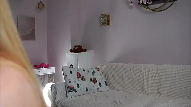 SunnivaCovil live XXX chat