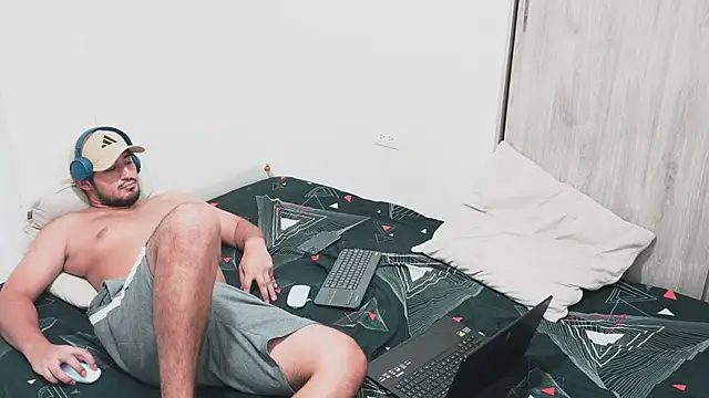 bonyclyde2203's Live XXX Chat