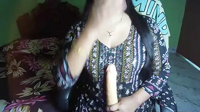 BengaliQueenStar Chat XXX in diretta