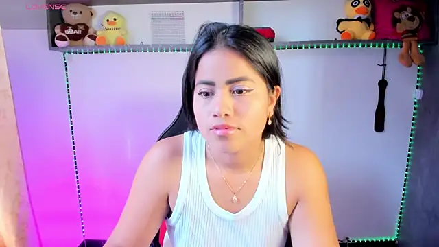 Онлайн чат XXX vickylatina_