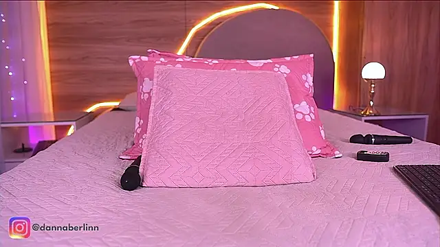 danna_berlin_'s Live XXX Chat