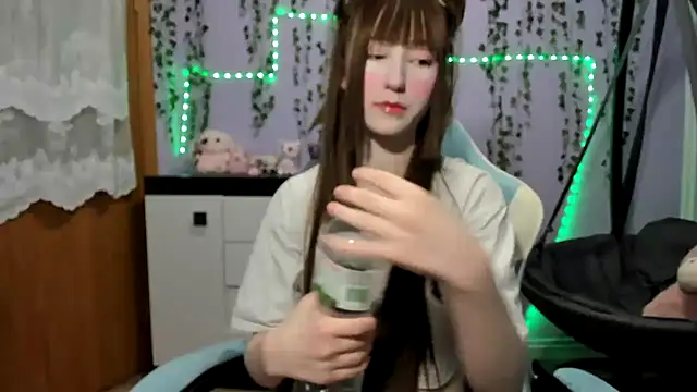 Show modela Yoonhee_ki na web-kameri