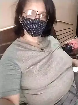 RICHA_BHABHI23 即時 XXX 聊天