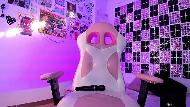 UchikyDollのライブXXXチャット