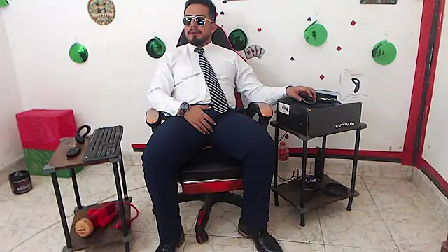 KalethBigDick Adlı Modelin Canlı XXX Sohbeti