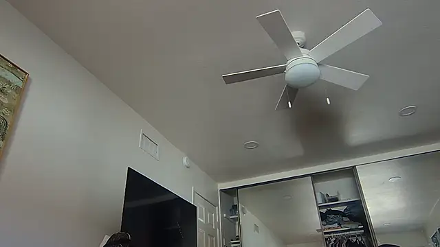 lavender_spits Pertunjukan Webcam