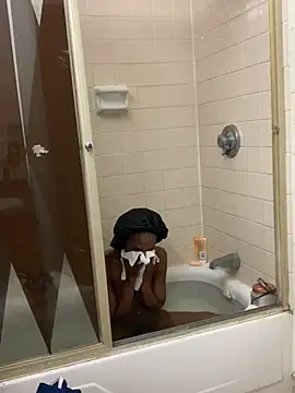 Chatroom XXX en direct de Jasmine_FullsShine