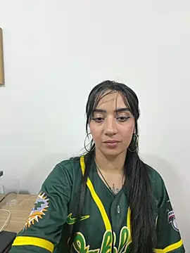 EmmyEvans1 লাইভ XXX চ্যাট