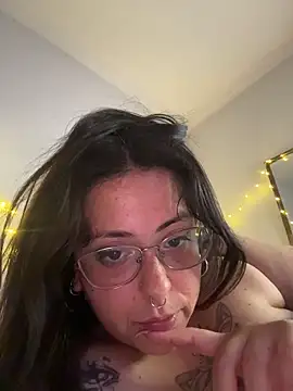 Mizztikaan Live XXX chat