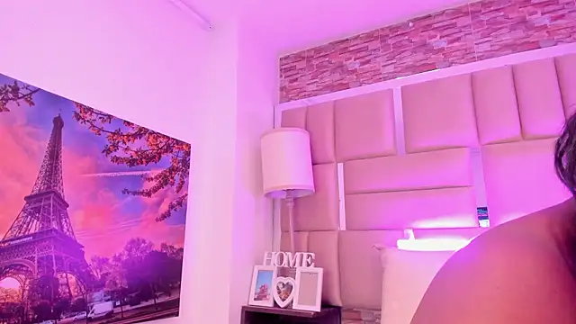 แชท XXX สดของ ShaniaBrownn