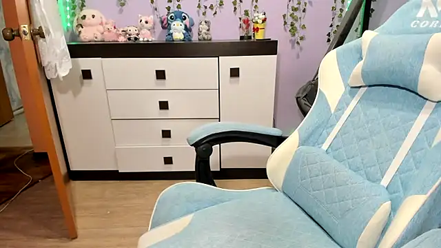 Yoonhee_ki élő XXX-chatje