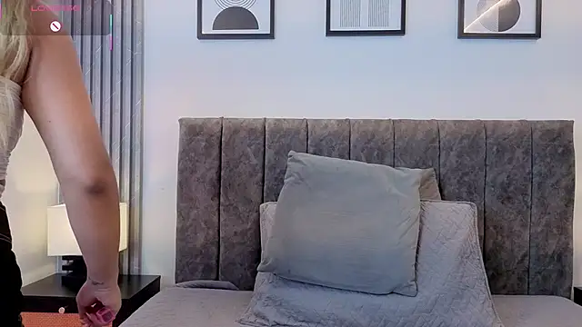 Ema_Stone65's Live XXX Chat