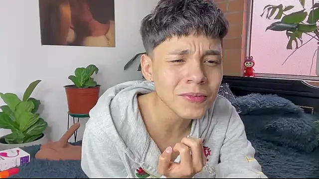 XXX chat uživo modela Andy_Belier23