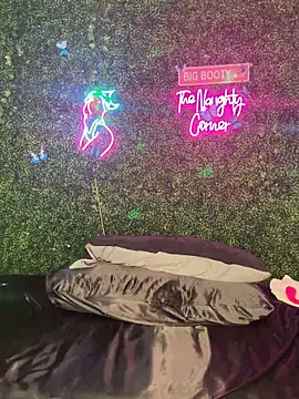 RenaThickAss: вебкам-шоу