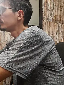 jhosuamoore: διαδικτυακό σόου στην κάμερα