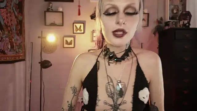 insania_9999_ – Naživo XXX chat