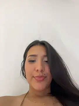 Chatroom XXX en direct de IsabellaJoness_