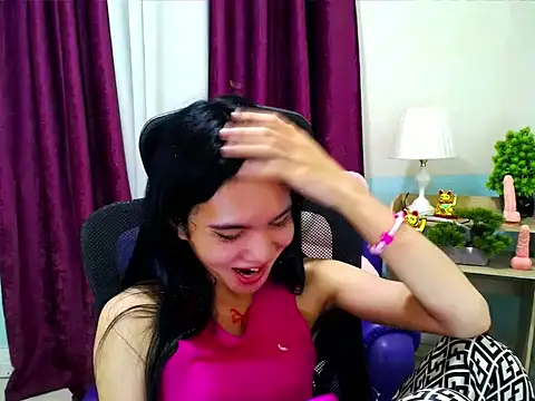 devine_goddess' Webcam Show