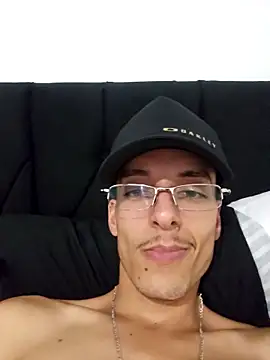 Show modela jhowbala na web-kameri