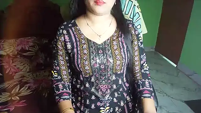 BengaliQueenStar: онлайн-секс-чат