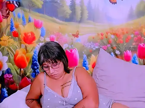 indianroxy's Live XXX Chat