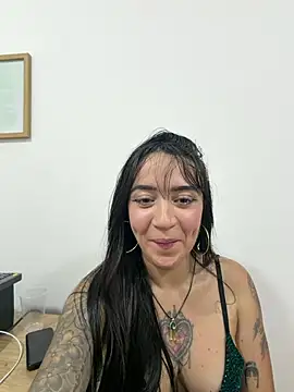 دردشة EmmyEvans1 الجنسية المباشرة