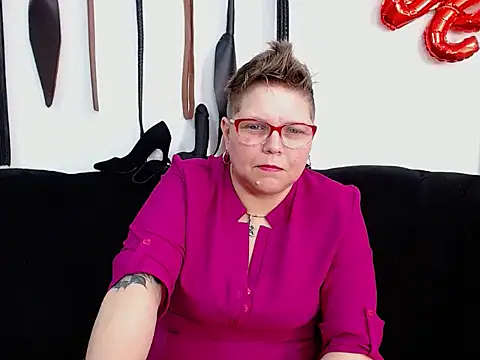 Czat XXX na żywo – Leah_R