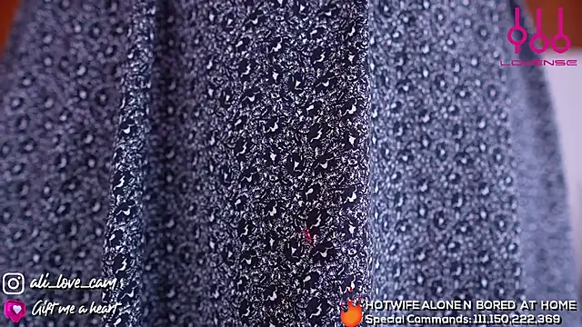 แชท XXX สดของ Ali-love-hotwife