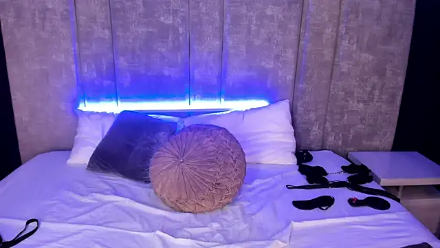 Онлайн чат XXX LolaGray__