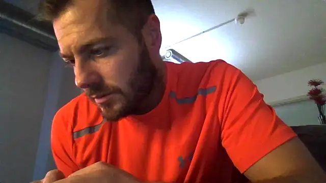 THE_CHEEKY_ALPHA 即時 XXX 聊天