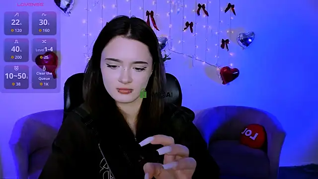 liana_kisses 即時 XXX 聊天