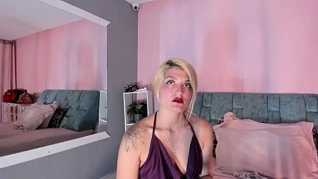 Camila_Russoo élő XXX-chatje