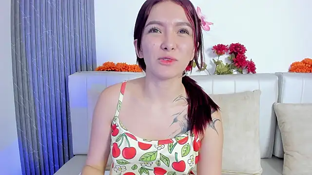Chat +18 de Hanni_Dulce ao vivo