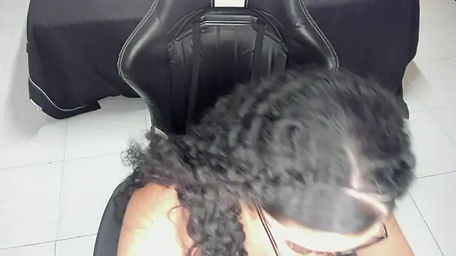 Czat XXX na żywo – Karla18_