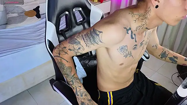 Tommy_valverde 即時 XXX 聊天