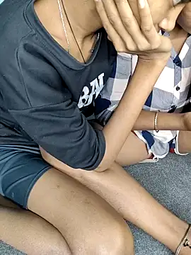 Chatroom XXX en direct de Lesbians_NO1