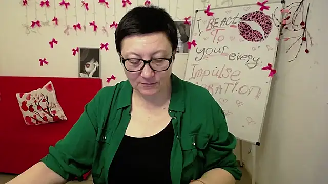 EmilyL0ve Chat XXX in diretta