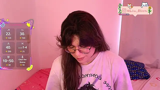 Liia-Bloom 现场XXX聊天