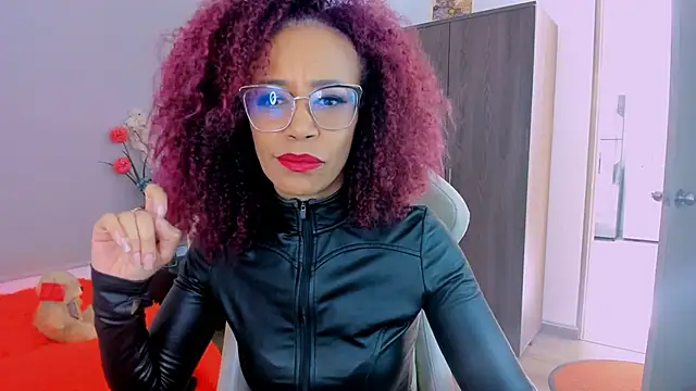 ScarlettMalbec Adlı Modelin Canlı XXX Sohbeti