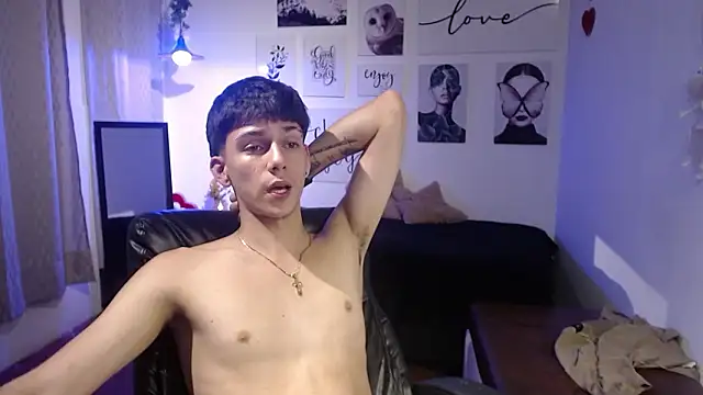 AmethystShadow17 Adlı Modelin Canlı XXX Sohbeti