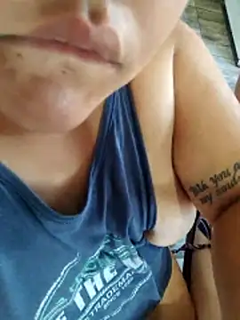 69_less' Live XXX Chat